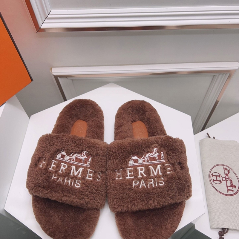 H**mes slippers